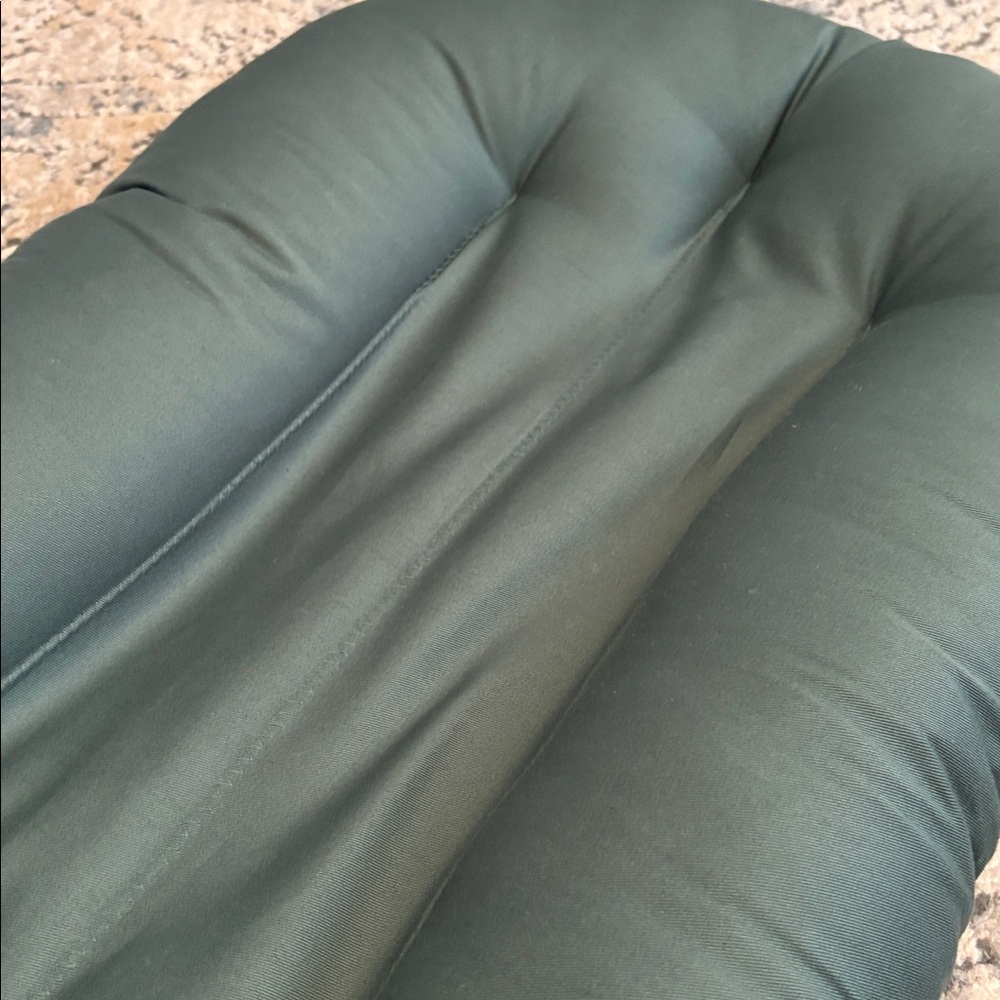 Snuggle Me infant Lounger Moss